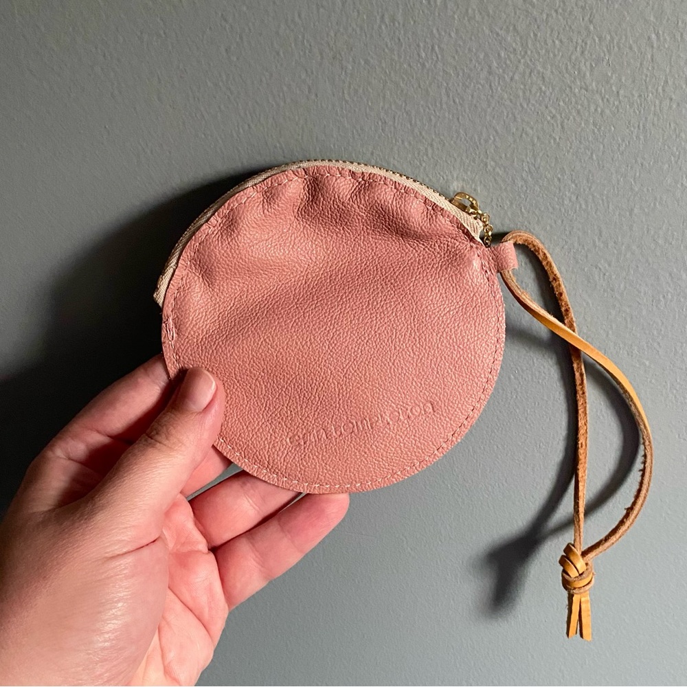 Erin Templeton 360 soft wallet zip up leather blush pink bnwot